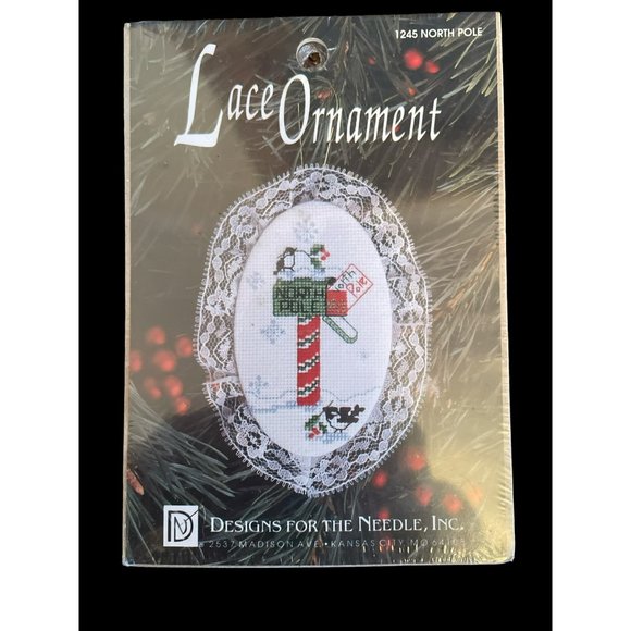 VINTAGE CHRISTMAS CROSS STITCH KITS - LOT OF 3 - Picture 2 of 7